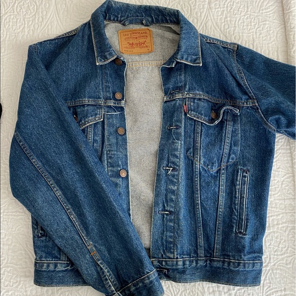 classic levi denim jacket